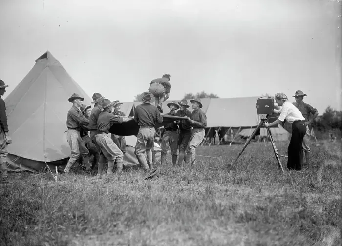 Framed Print : National Guard of D.C. - Field Tactics, 1915. Creator: Harris & Ewing. National Guard of D.C. - Field Tactics, 1915. Creator: Harris & Ewing Framed Print : National Guard of D.C. - Field Tactics, 1915. Creator: Harris & Ewing. National Guard of D.C. - Field Tactics, 1915. Creator: Harris & Ewing