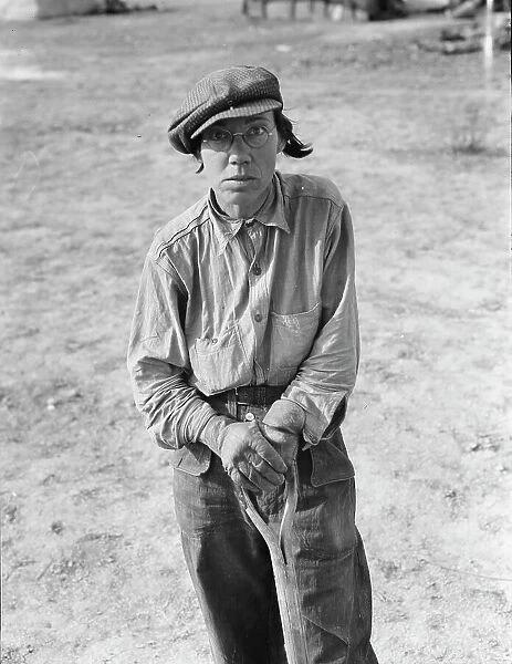 Native of Indiana in a migratory labor contractor's camp, Calipatria (vicinity), California. 1937. Creator: Dorothea Lange