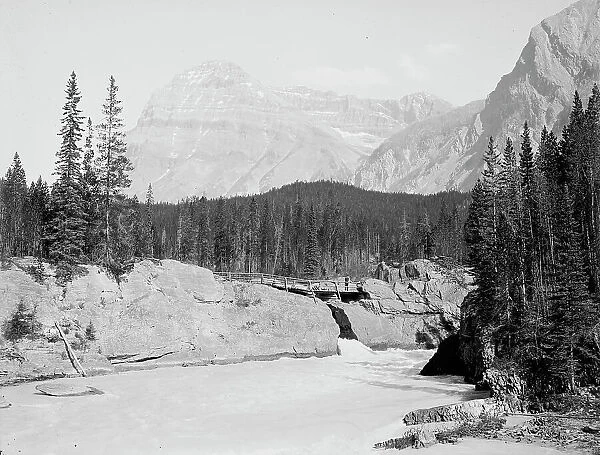 Natural Bridge, Canada, between 1900 and 1910. Creator: Unknown
