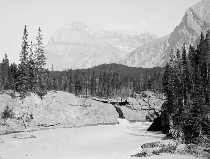 Framed Print : Natural Bridge, Canada, between 1900 and 1910. Creator: Unknown Framed Print : Natural Bridge, Canada, between 1900 and 1910. Creator: Unknown