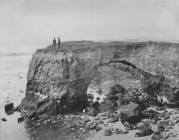 Framed Print : Natural Bridge on the Coast near Santa Cruz, California, c1897. Creator: Unknown Framed Print : Natural Bridge on the Coast near Santa Cruz, California, c1897. Creator: Unknown