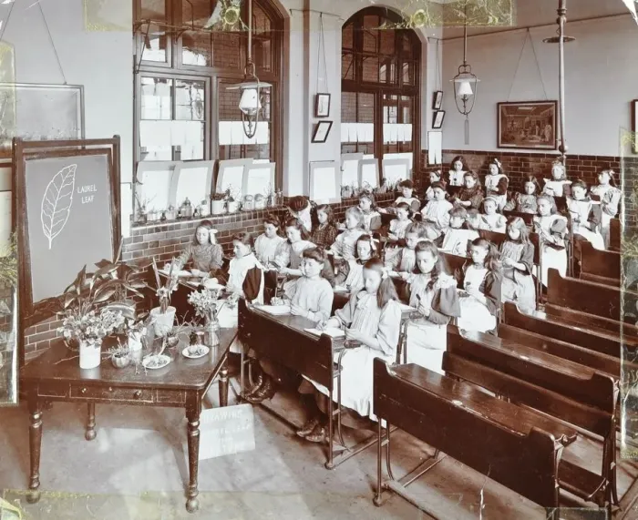 Framed Print : Nature lesson, Albion Street Girls School, Rotherhithe, London, 1908 Framed Print : Nature lesson, Albion Street Girls School, Rotherhithe, London, 1908