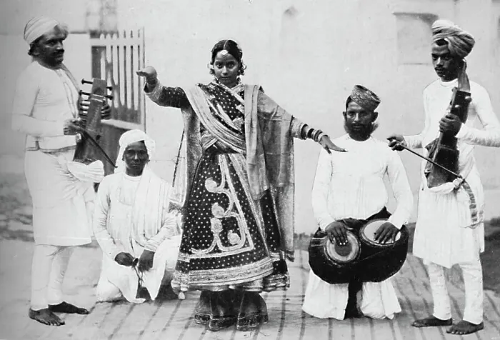 Framed Print : Nautch girl with musicians, 1902. Artist: Kapp & Co Framed Print : Nautch girl with musicians, 1902. Artist: Kapp & Co
