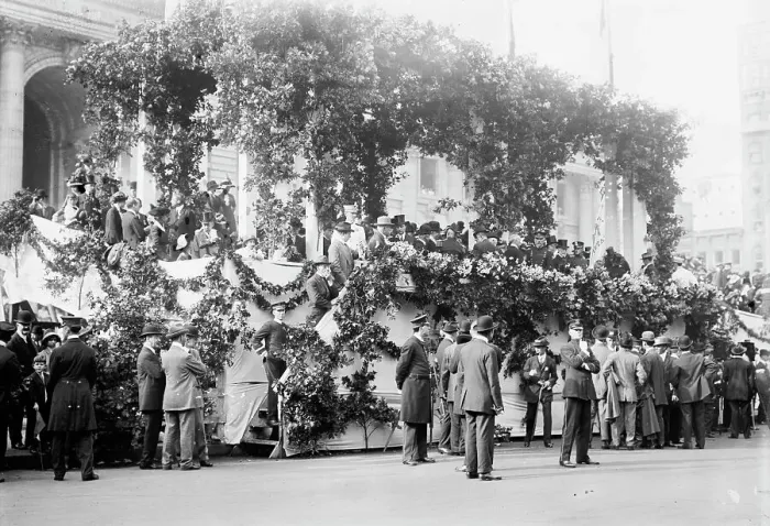 Framed Print : Naval Parade, between c1910 and c1915. Creator: Bain News Service Framed Print : Naval Parade, between c1910 and c1915. Creator: Bain News Service