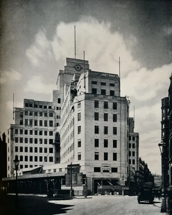 Framed Print : Nearing completion: The new Underground Railway offices, 1929 Framed Print : Nearing completion: The new Underground Railway offices, 1929