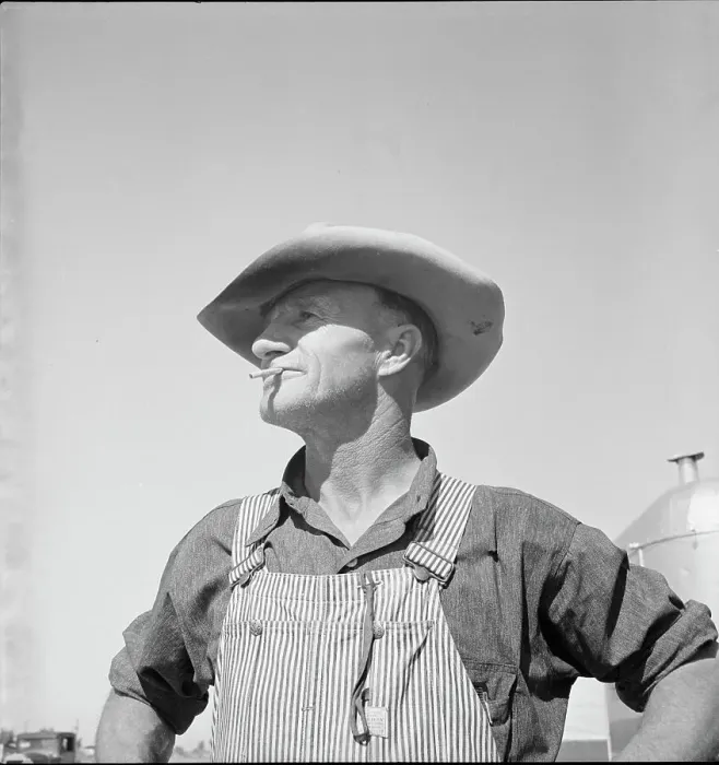 Framed Print : Nebraska farmer come to pick peas, Near Calipatria, California, 1939. Creator: Dorothea Lange