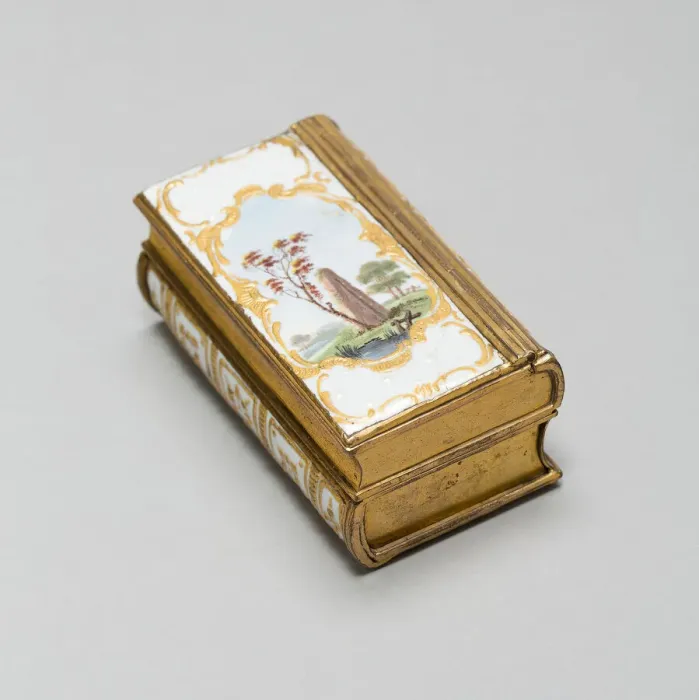 Framed Print : Necessaire in the Form of Two Books, Bilston, 1765 / 85. Creator: Unknown Framed Print : Necessaire in the Form of Two Books, Bilston, 1765 / 85. Creator: Unknown