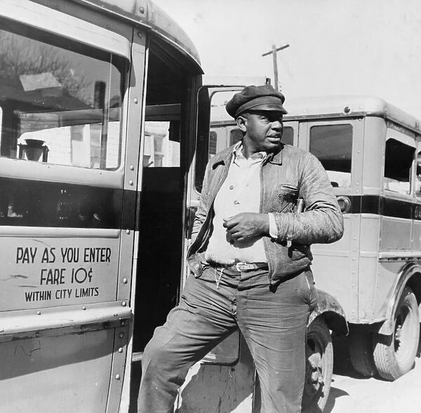 Negro buses waiting for passengers, Daytona Beach, Florida, 1943. Creator: Gordon Parks