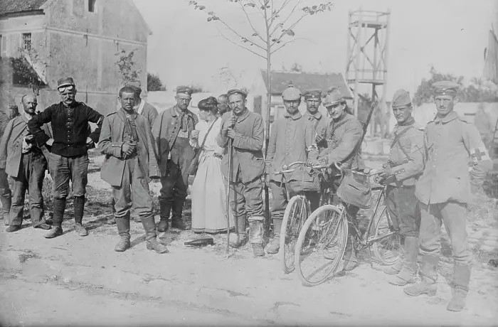 Framed Print : Neufmentier [i.e. Chauconin-Neufmontiers], German wounded prisoners, between c1914 and c1915. Creator: Bain News Service