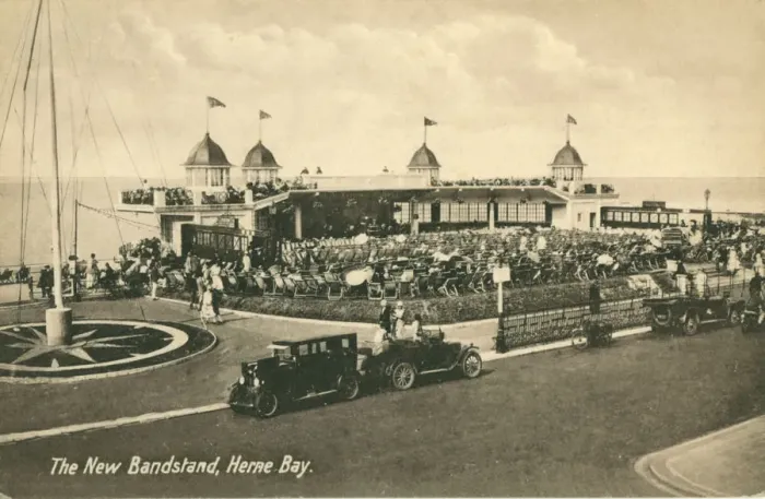 Framed Print : The New Bandstand, Herne Bay, Kent Framed Print : The New Bandstand, Herne Bay, Kent