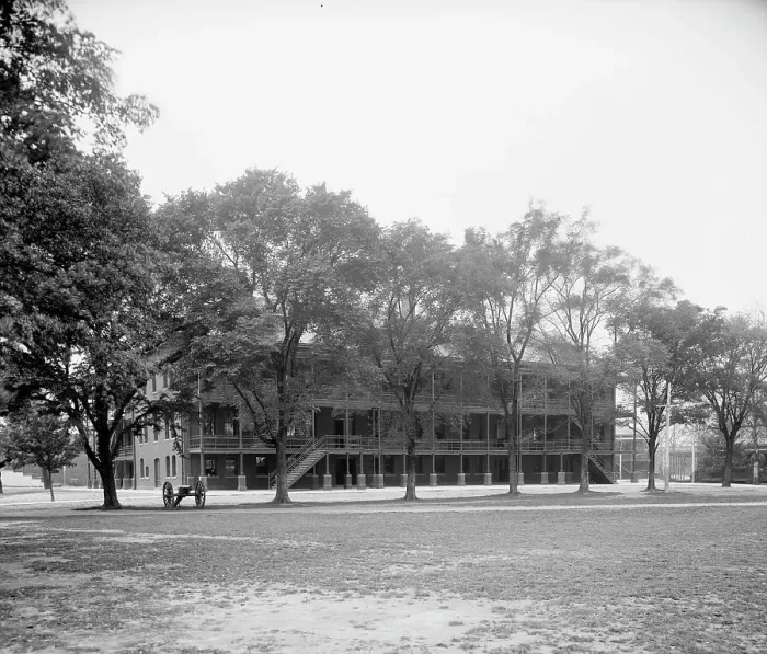 Framed Print : New Barracks, Fort Monroe, Va. between 1900 and 1910. Creator: Unknown Framed Print : New Barracks, Fort Monroe, Va. between 1900 and 1910. Creator: Unknown