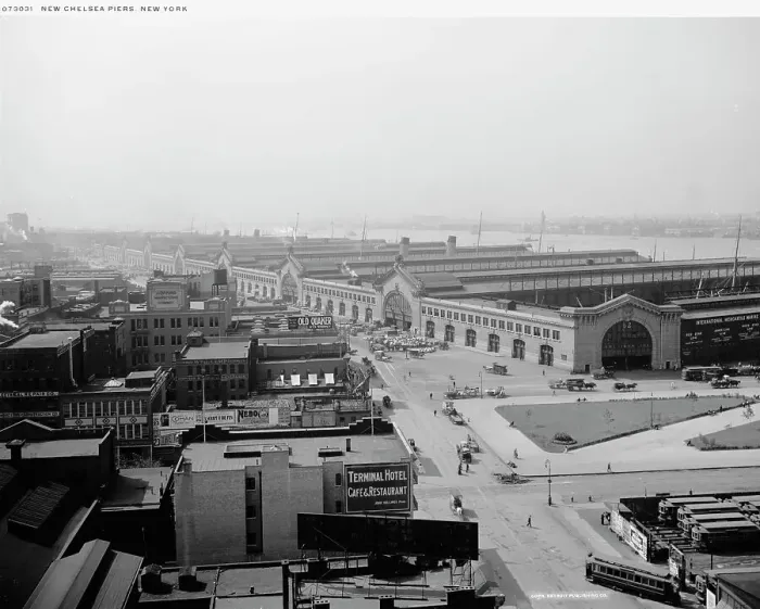 Framed Print : New Chelsea piers, New York, between 1900 and 1920. Creator: Unknown Framed Print : New Chelsea piers, New York, between 1900 and 1920. Creator: Unknown
