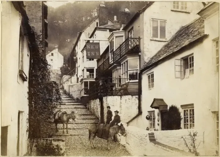 Framed Print : The New Inn and street, Clovelly, Devon, late 19th or early 20th century Framed Print : The New Inn and street, Clovelly, Devon, late 19th or early 20th century