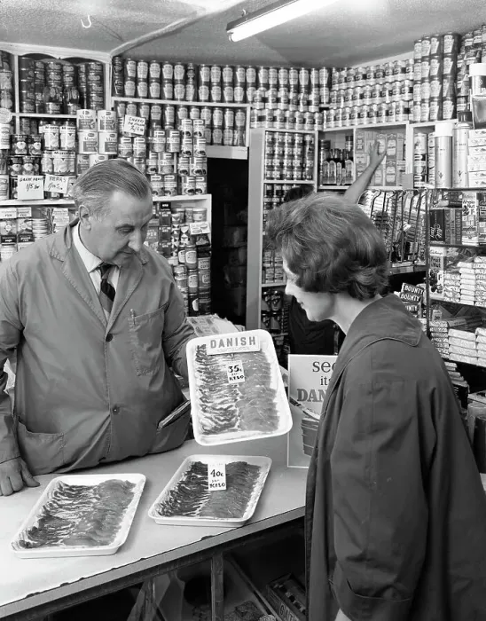 Framed Print : New metric system of selling bacon, Stocksbridge, Sheffield, South Yorkshire, 1966 Framed Print : New metric system of selling bacon, Stocksbridge, Sheffield, South Yorkshire, 1966