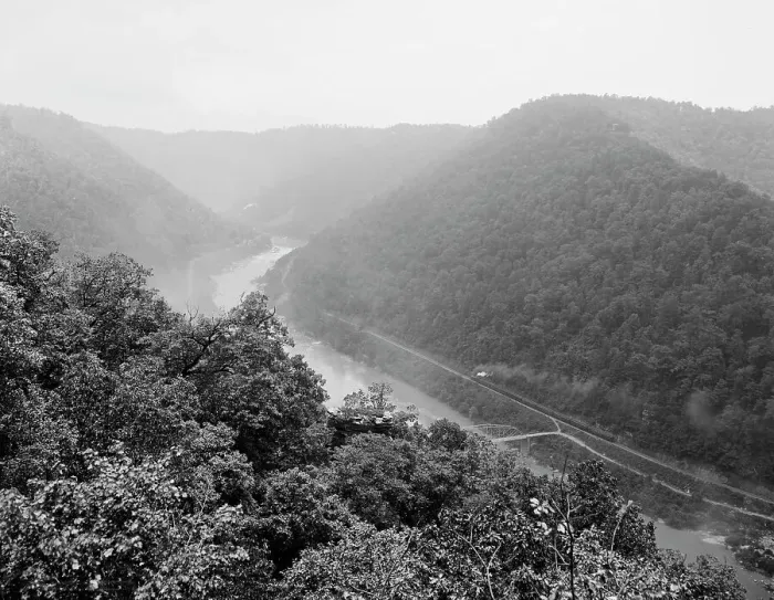 Framed Print : New River canyon, east from Fayette, W. Va. c.between 1910 and 1920. Creator: Unknown Framed Print : New River canyon, east from Fayette, W. Va. c.between 1910 and 1920. Creator: Unknown