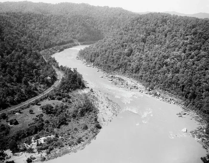 Framed Print : New River canyon, W. Va. from Hawk's Nest, c.between 1910 and 1920. Creator: Unknown Framed Print : New River canyon, W. Va. from Hawk's Nest, c.between 1910 and 1920. Creator: Unknown