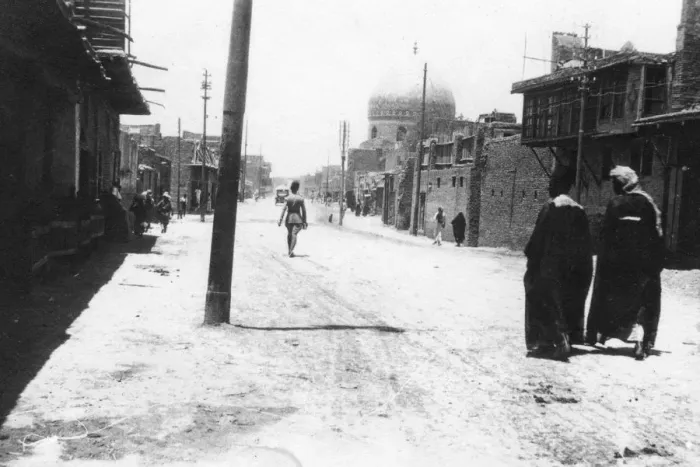 Framed Print : New Street, Baghdad, Mesopotamia, WWI, 1918 Framed Print : New Street, Baghdad, Mesopotamia, WWI, 1918