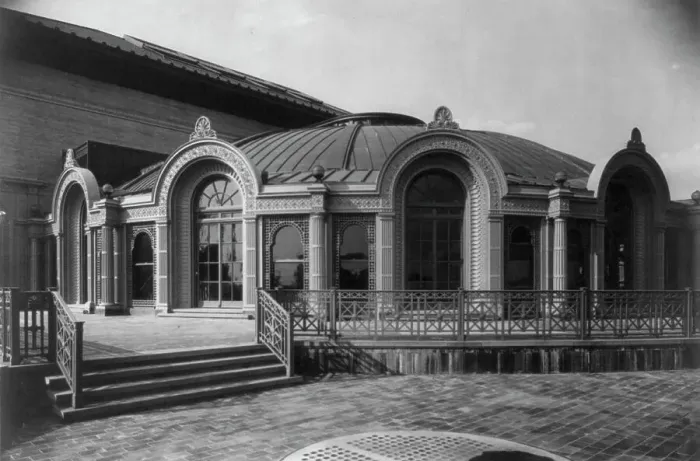 Framed Print : The New Theatre, N.Y.C.: Roof garden and terrace, c1909. Creator: Unknown Framed Print : The New Theatre, N.Y.C.: Roof garden and terrace, c1909. Creator: Unknown
