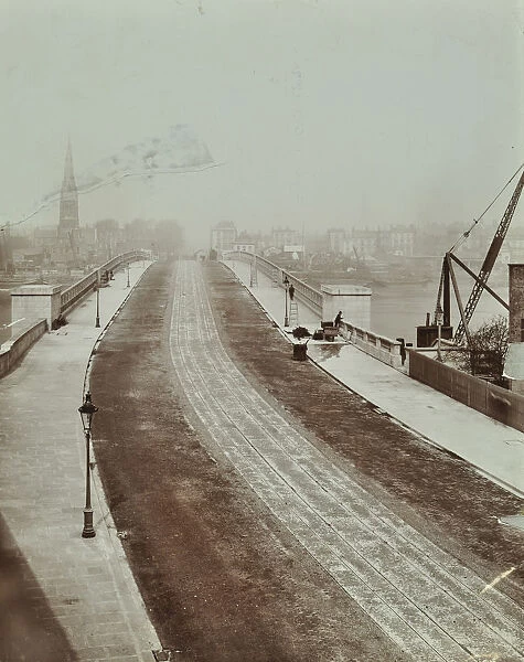 The New Vauxhall Bridge looking north towards Victoria, London, 1906