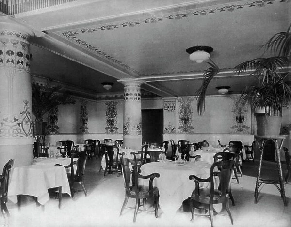 The New Willard Hotel, Washington, D.C. - dining room, between 1890 and 1950. Creator: Frances Benjamin Johnston