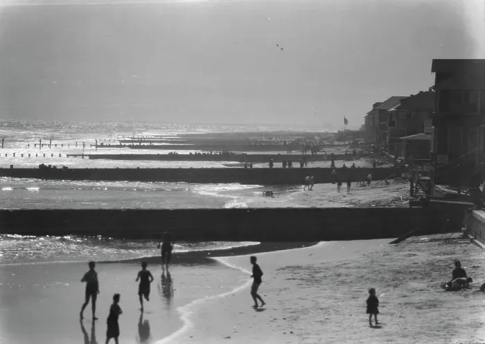 Framed Print : New York City views, Long Beach, 1927. Creator: Arnold Genthe