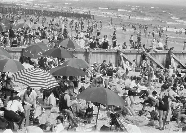 New York City views, Long Beach, 1927 Creator: Arnold Genthe