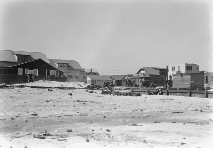 Framed Print : New York City views, Long Beach, 1927 Creator: Arnold Genthe Framed Print : New York City views, Long Beach, 1927 Creator: Arnold Genthe