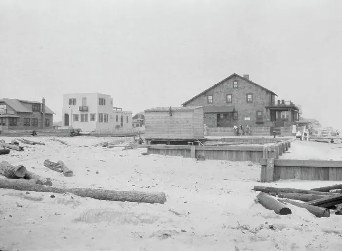 Framed Print : New York City views, Long Beach, 1927 Creator: Arnold Genthe Framed Print : New York City views, Long Beach, 1927 Creator: Arnold Genthe