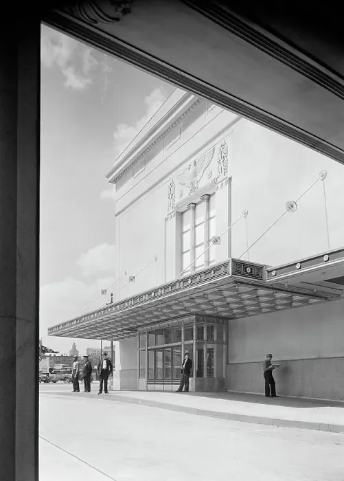 Framed Print : Newark passenger station, Pennsylvania Railroad, 1935. Creator: Gottscho-Schleisner, Inc Framed Print : Newark passenger station, Pennsylvania Railroad, 1935. Creator: Gottscho-Schleisner, Inc