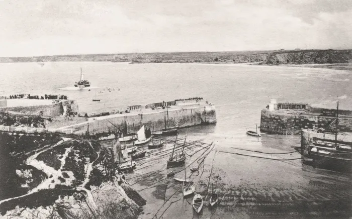 Framed Print : Newquay harbour, Newquay, Cornwall, 1908 Framed Print : Newquay harbour, Newquay, Cornwall, 1908