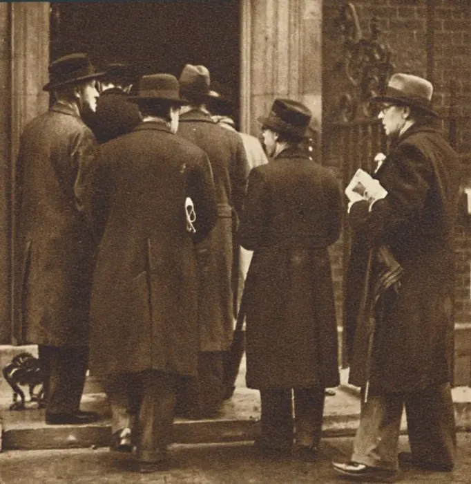 Framed Print : Newspaper men at No. 10, Dec 1936 (1937) Framed Print : Newspaper men at No. 10, Dec 1936 (1937)