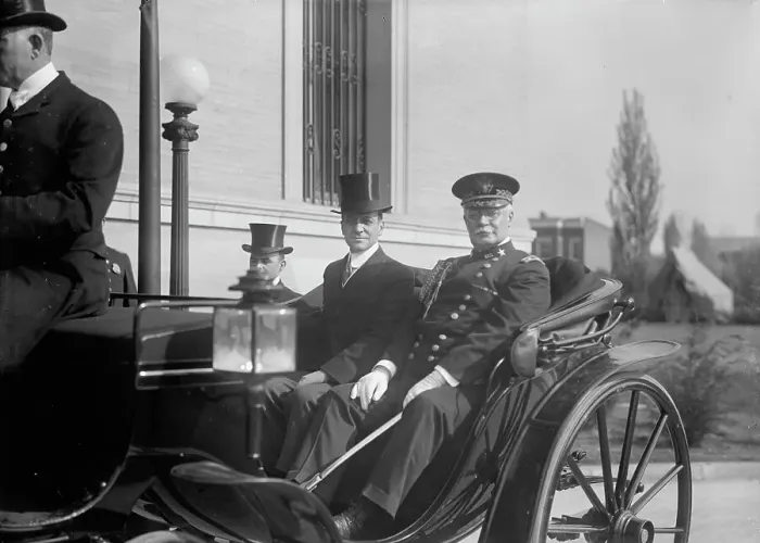 Framed Print : Newton Diehl Baker, Secretary of War, with General Scott, 1917. Creator: Harris & Ewing. Newton Diehl Baker, Secretary of War, with General Scott, 1917. Creator: Harris & Ewing Framed Print : Newton Diehl Baker, Secretary of War, with General Scott, 1917. Creator: Harris & Ewing. Newton Diehl Baker, Secretary of War, with General Scott, 1917. Creator: Harris & Ewing