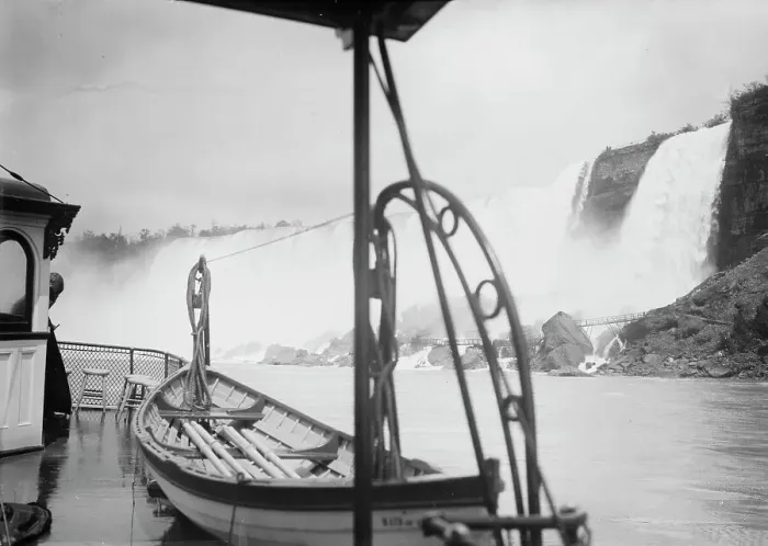 Framed Print : Niagara from Maid of the Mist, between c1910 and c1915. Creator: Bain News Service Framed Print : Niagara from Maid of the Mist, between c1910 and c1915. Creator: Bain News Service