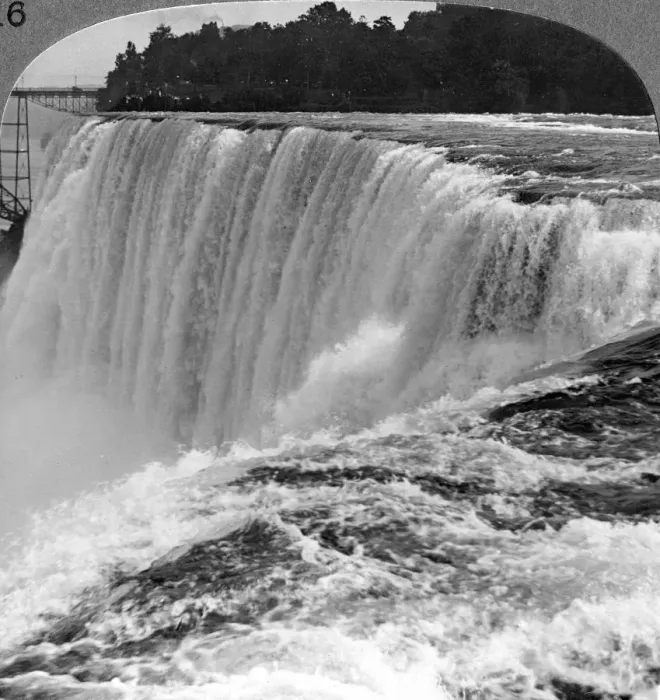 Framed Print : Niagra Falls, New York, USA. Artist: Realistic Travels Publishers Framed Print : Niagra Falls, New York, USA. Artist: Realistic Travels Publishers