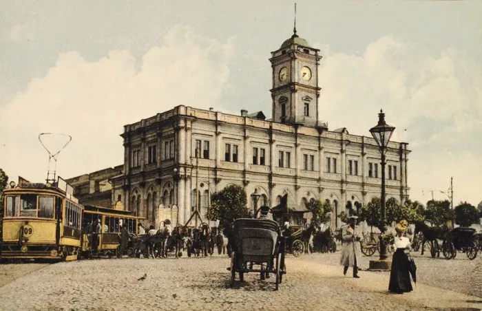 Framed Print : Nicholas Railway Station, Kalanchyovskaya Square, Moscow, Russia, c1904-c1905 Framed Print : Nicholas Railway Station, Kalanchyovskaya Square, Moscow, Russia, c1904-c1905