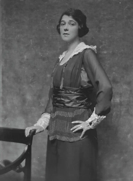 Nicholson, Martha, Miss, portrait photograph, 1916 Apr. 22. Creator: Arnold Genthe