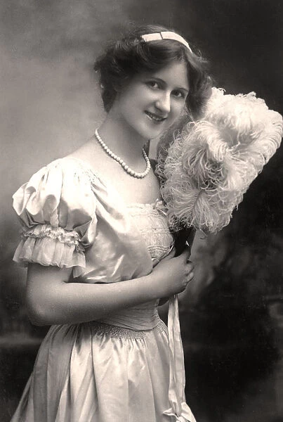 Nina Sevening, British actress, early 20th century. Artist: Lemeilleur