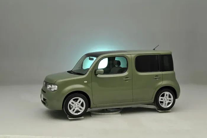 Framed Print : Nissan Cube 2008. Artist: Simon Clay Framed Print : Nissan Cube 2008. Artist: Simon Clay