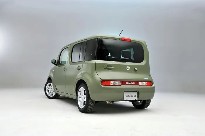 Framed Print : Nissan Cube 2008. Artist: Simon Clay Framed Print : Nissan Cube 2008. Artist: Simon Clay