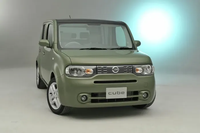 Framed Print : Nissan Cube 2008. Artist: Simon Clay Framed Print : Nissan Cube 2008. Artist: Simon Clay