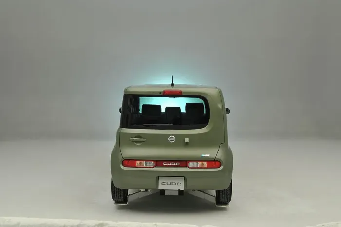 Framed Print : Nissan Cube 2008. Artist: Simon Clay Framed Print : Nissan Cube 2008. Artist: Simon Clay