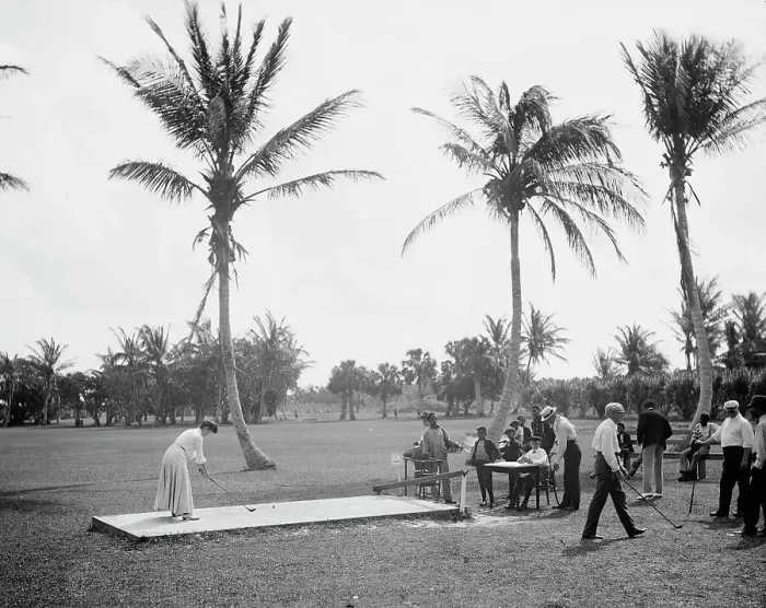 Framed Print : No. 1 tee, Golf Links, Palm Beach, Fla. c1904. Creator: Unknown Framed Print : No. 1 tee, Golf Links, Palm Beach, Fla. c1904. Creator: Unknown