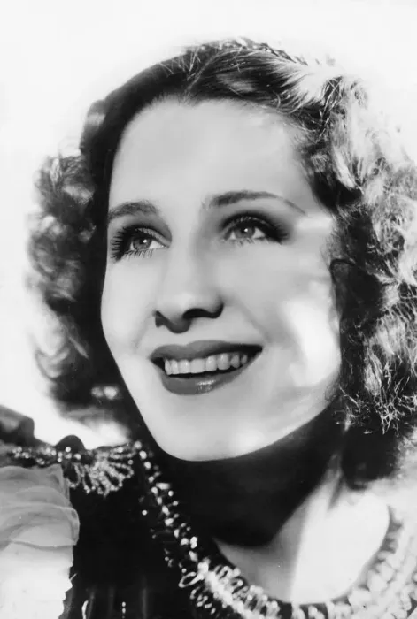 Framed Print : Norma Shearer (1902-1983), Canadian actress, c1930s-c1940s Framed Print : Norma Shearer (1902-1983), Canadian actress, c1930s-c1940s