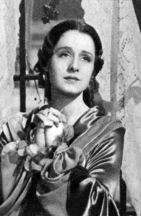 Framed Print : Norma Shearer, Canadian born American actress, 1934-1935 Framed Print : Norma Shearer, Canadian born American actress, 1934-1935