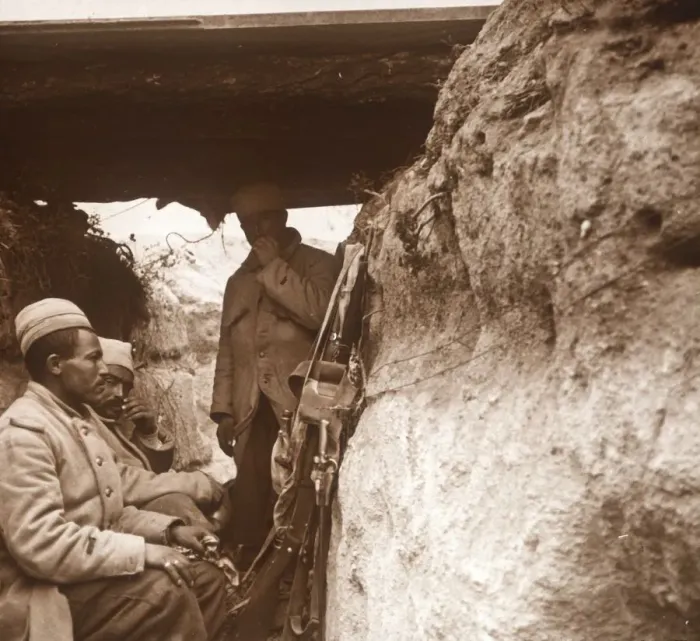 Framed Print : North African infantry in trenches, c1914-c1918 Framed Print : North African infantry in trenches, c1914-c1918