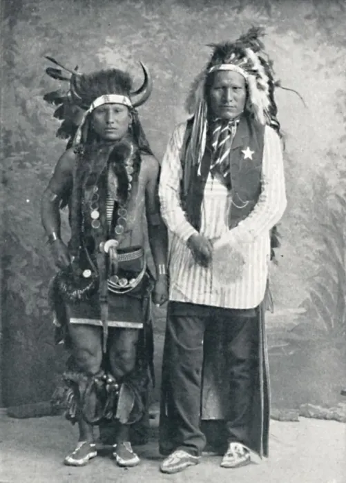 Framed Print : North American Indians, 1912. Artist: Elliott & Fry Framed Print : North American Indians, 1912. Artist: Elliott & Fry