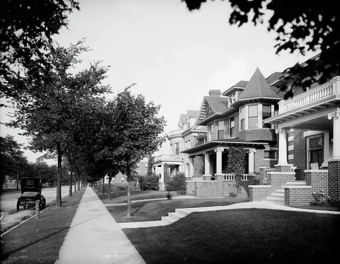 Framed Print : North boulevard residences, Detroit, Mich. c1908. Creator: Unknown Framed Print : North boulevard residences, Detroit, Mich. c1908. Creator: Unknown