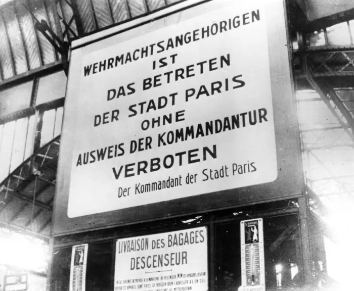 Framed Print : Notice in a railway station in German-occupied Paris, 17 July 1940 Framed Print : Notice in a railway station in German-occupied Paris, 17 July 1940