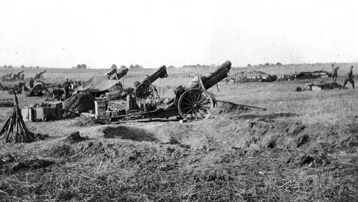 Framed Print : Notre Artillerie dans les lignes Allemandes; batteries amercaines de 155, en position de... 1918. Creator: Unknown Framed Print : Notre Artillerie dans les lignes Allemandes; batteries amercaines de 155, en position de... 1918. Creator: Unknown