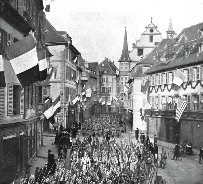 Framed Print : Notre entrée a Colmar; Le defile des troupes francaises dans les rues...22 novembre 1918. Creator: Unknown Framed Print : Notre entrée a Colmar; Le defile des troupes francaises dans les rues...22 novembre 1918. Creator: Unknown